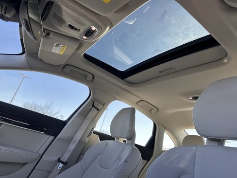 Used 2017 Volvo S90 T6 Momentum w/ Vision Package image 24