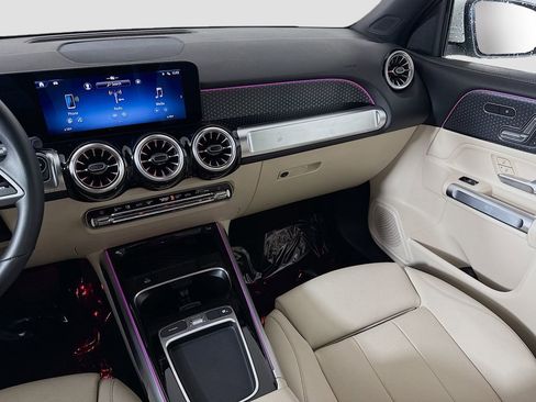 Used 2025 Mercedes-Benz GLB 250 image 22