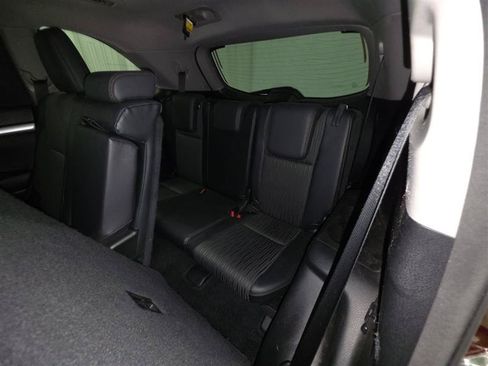 Used 2014 Toyota Highlander Plus AWD/4WD image 9