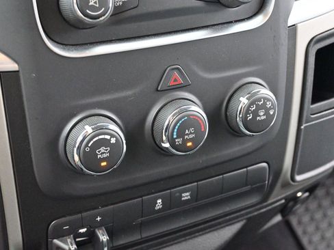 Used 2018 RAM 2500 SLT AWD/4WD image 23