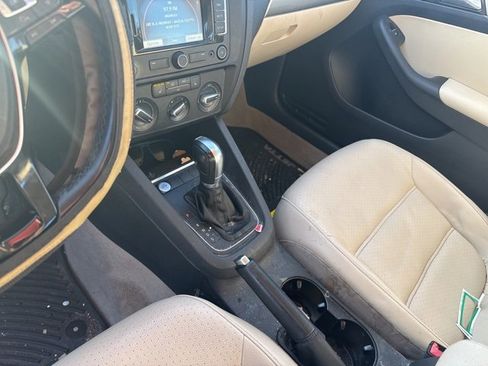 Used 2015 Volkswagen Jetta SE image 17