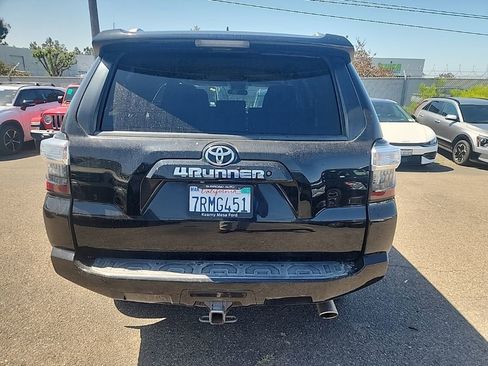 Used 2016 Toyota 4Runner SR5 RWD image 11