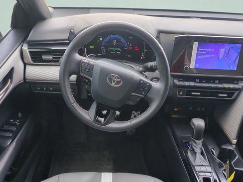 Certified 2025 Toyota Camry SE w/ Convenience Package image 12