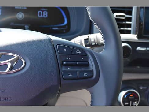 New 2025 Hyundai Venue Limited FWD image 20