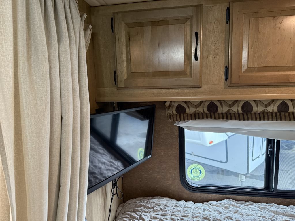 Used 2014 Mercedes-Benz Sprinter 3500 image 64