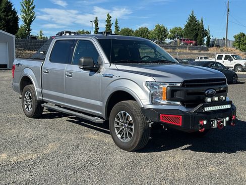 Used 2020 Ford F150 XLT w/ Equipment Group 302A Luxury AWD/4WD image 8