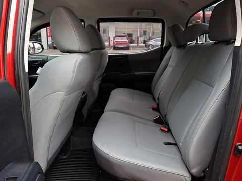 Certified 2018 Toyota Tacoma SR w/ SR Convenience Package image 10