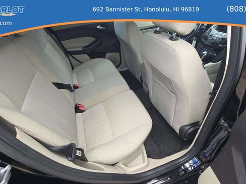 Used 2016 Ford Focus SE w/ SE Sport Package FWD image 14
