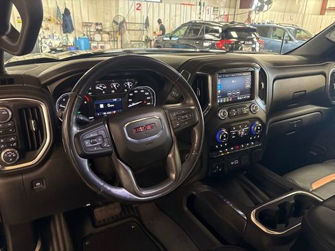 Certified 2021 GMC Sierra 1500 AT4 w/ AT4 Premium Package AWD/4WD image 17