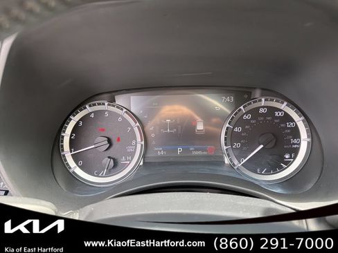 Used 2024 Toyota Highlander LE AWD/4WD image 33