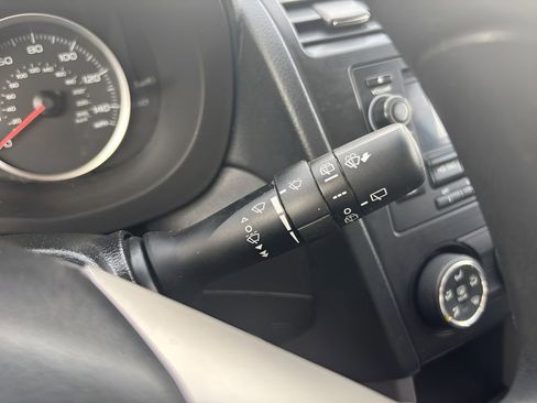 Used 2015 Subaru Forester 2.5i Premium w/ Popular Package #2 image 25