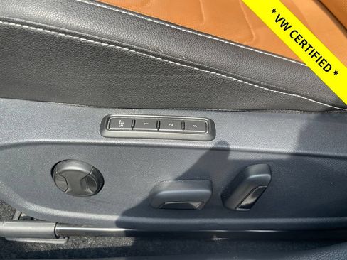 Certified 2023 Volkswagen Jetta SEL FWD image 18