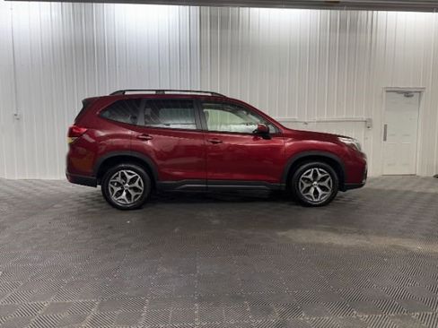 Used 2021 Subaru Forester Premium image 24