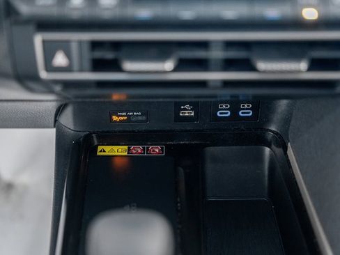 Used 2025 Toyota Camry LE image 24