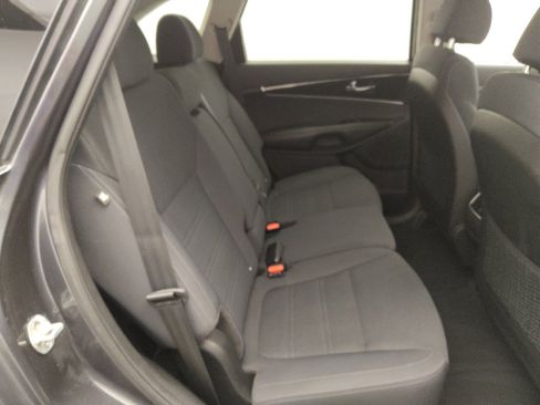 Used 2018 Kia Sorento FWD image 19