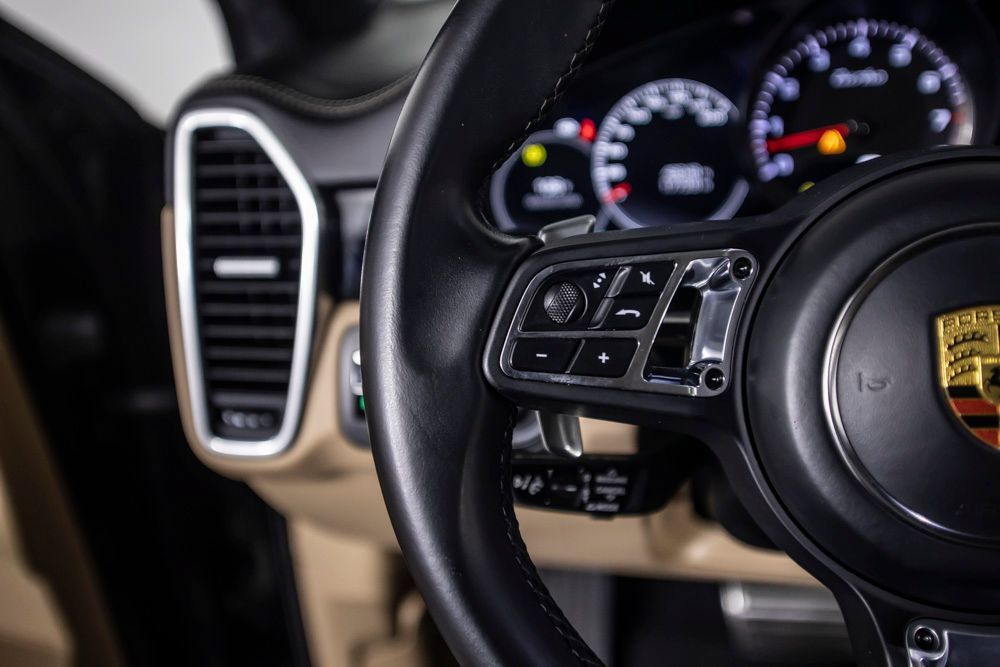 Used 2021 Porsche Cayenne Turbo AWD/4WD image 37