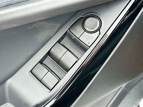 New 2026 Chevrolet Equinox LT w/ Safety and Technology Package FWD image 19