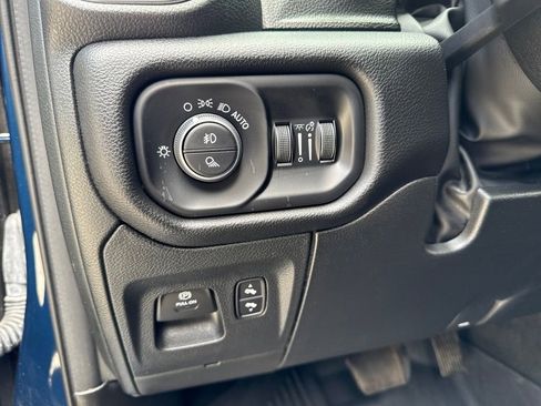 Used 2024 RAM 1500 Laramie AWD/4WD image 21