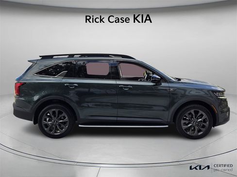 Certified 2022 Kia Sorento SX Prestige w/ Rust Color Package image 4