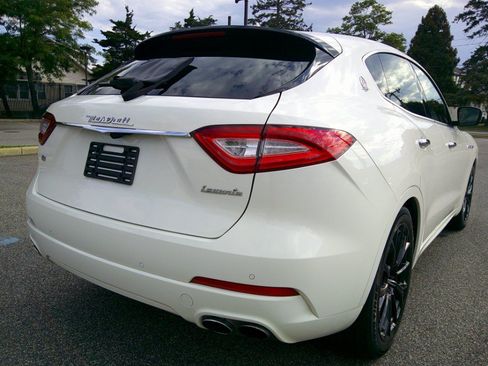 Used 2019 Maserati Levante AWD/4WD image 15