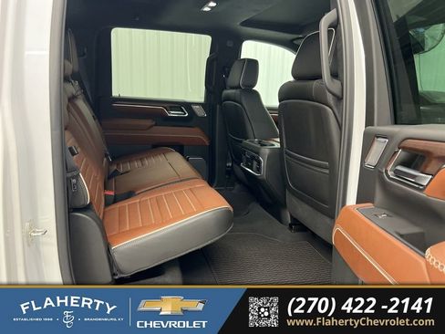 Used 2024 GMC Sierra 3500 Denali Ultimate image 13
