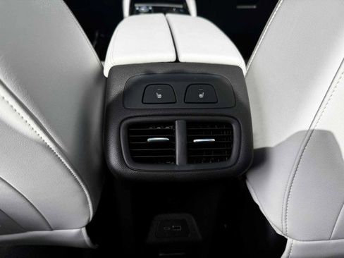 Used 2024 Buick Envision Avenir image 44