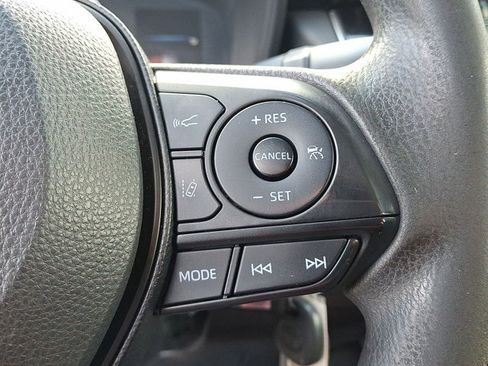 Used 2020 Toyota Corolla LE FWD image 19