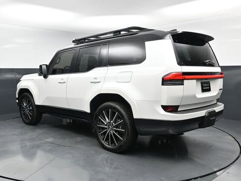 Used 2025 Lexus GX 550 AWD/4WD image 3