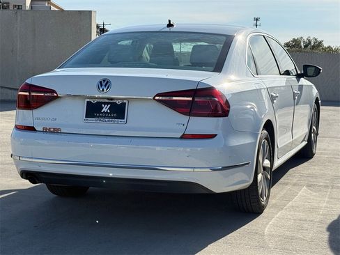 Used 2018 Volkswagen Passat 2.0T SE image 4