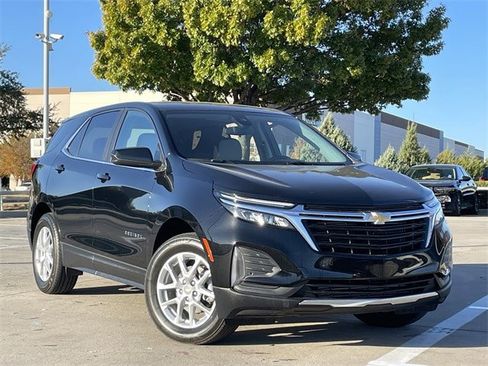 Used 2024 Chevrolet Equinox LT image 2