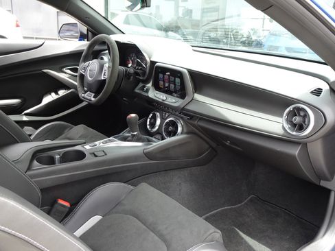 Used 2017 Chevrolet Camaro SS RWD image 16