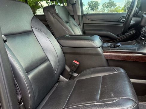 Used 2017 GMC Yukon XL SLT w/ Premium Edition RWD image 9