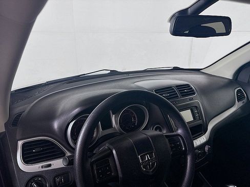 Used 2018 Dodge Journey SE image 9