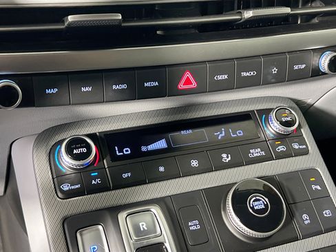 Used 2024 Hyundai Palisade SEL w/ Premium Package FWD image 27