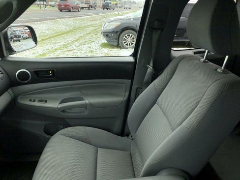 Used 2011 Toyota Tacoma 4x4 Access Cab image 21