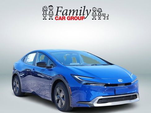 New 2026 Toyota Prius Plug-In Hybrid FWD image 2