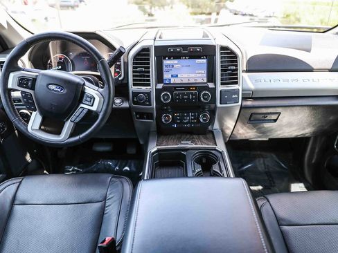 Used 2018 Ford F250 Lariat w/ Lariat Ultimate Package AWD/4WD image 12