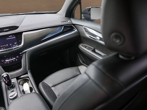 Used 2020 Cadillac XT6 Sport AWD/4WD image 30