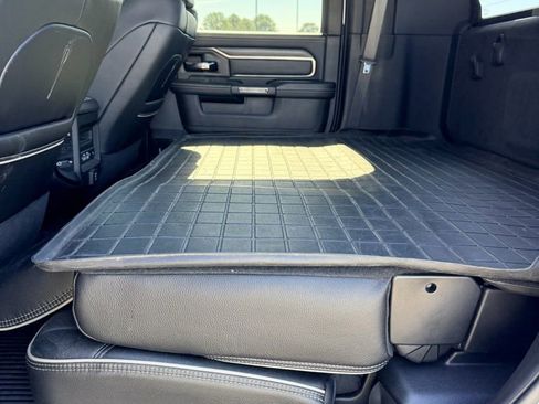 Used 2023 RAM 3500 Limited image 12