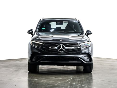 New 2025 Mercedes-Benz GLC 350e 4MATIC image 2