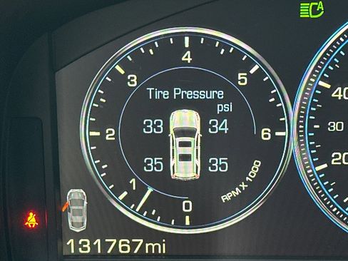 Used 2015 Cadillac Escalade ESV Premium image 15