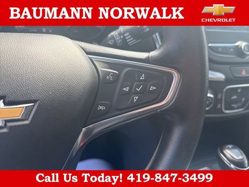 Used 2018 Chevrolet Equinox LT FWD image 14
