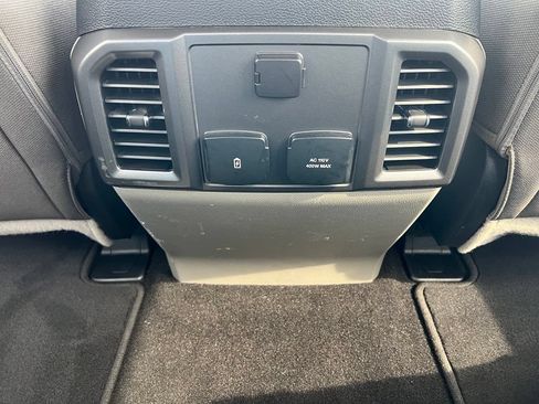 Used 2019 Ford F250 XLT w/ XLT Premium Package AWD/4WD image 24