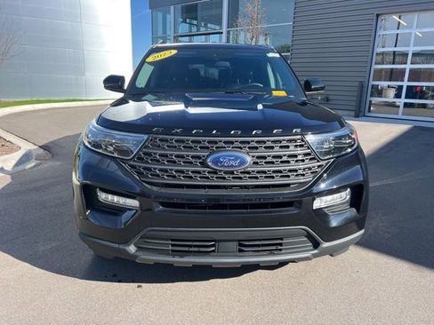 Used 2023 Ford Explorer XLT w/ Equipment Group 202A image 2