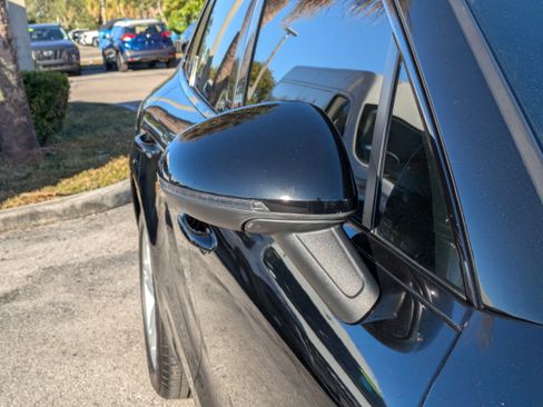 Used 2020 Porsche Macan image 12