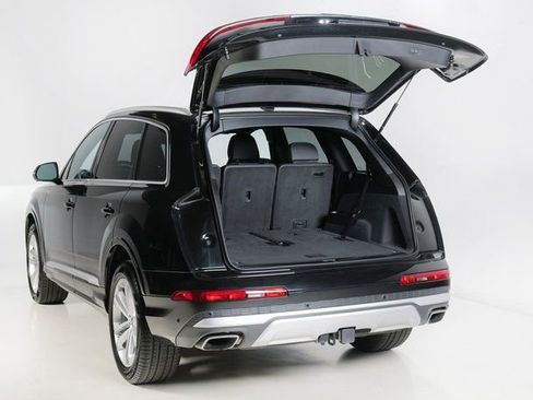 Certified 2025 Audi Q7 3.0T Premium w/ Convenience Package image 5