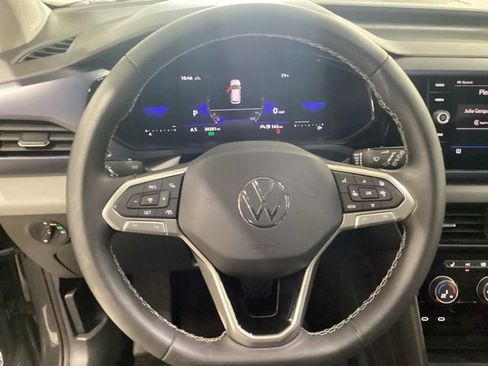 Used 2023 Volkswagen Taos SE w/ Panoramic Sunroof Package AWD/4WD image 7