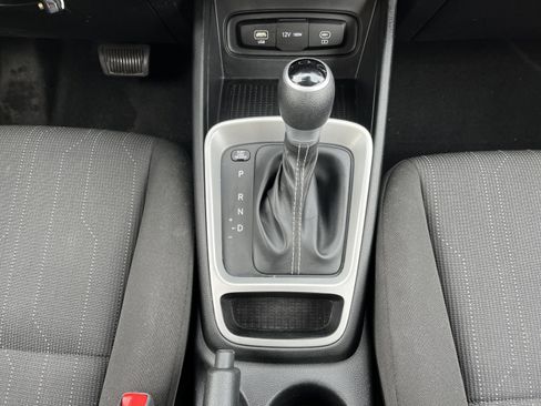 Used 2023 Hyundai Venue SE image 28