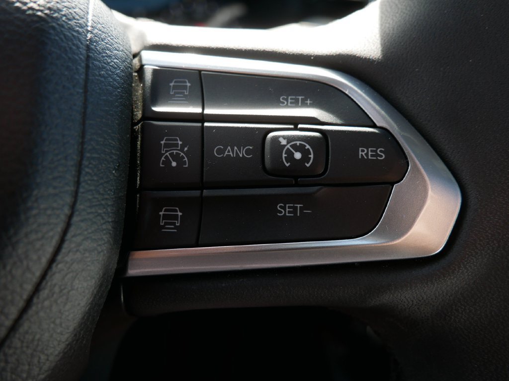 Used 2023 Jeep Compass Limited w/ Sun and Sound Group AWD/4WD image 25