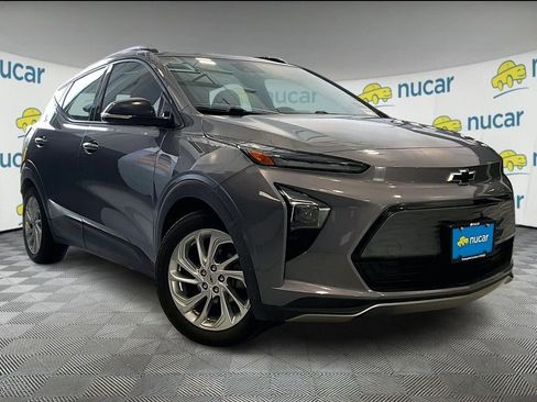 Used 2023 Chevrolet Bolt EUV LT w/ Comfort Package image 1